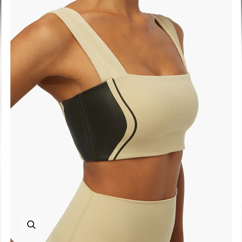 WEWOREWHAT Hourglass Colorblock Workout Set - Picture 3 of 12